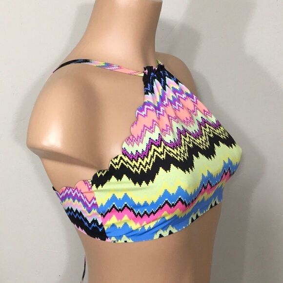 PILYQ Clara reversible Wave halter top. NWT - Picture 2 of 8